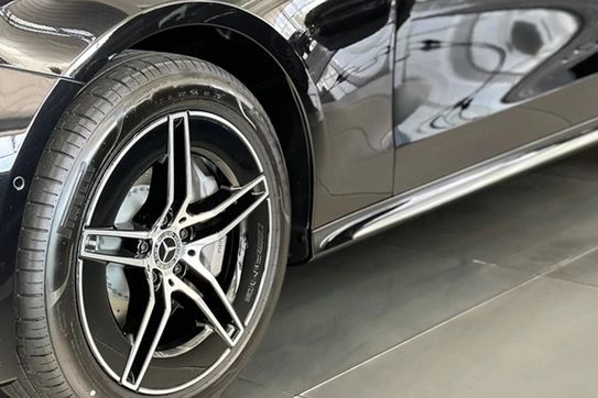 Mercedes E Klasa 220 d 4-Matic AMG