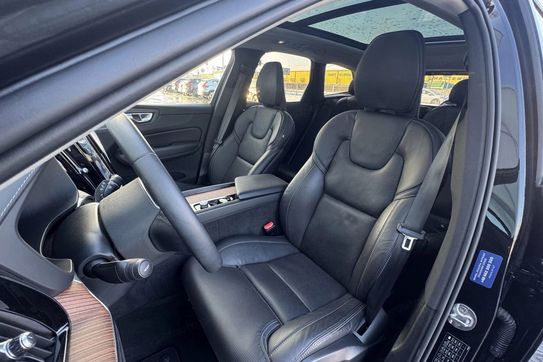 Volvo XC60 B5 B AWD Ultimate Dark