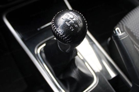 Mitsubishi Outlander Invite + 2WD