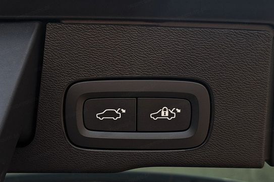 Volvo XC60 B5 B AWD Plus Dark aut