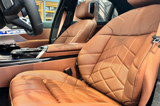BMW Seria 7 740d xDrive M Sport