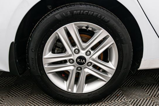 Kia Ceed 1.6 CRDi SCR L