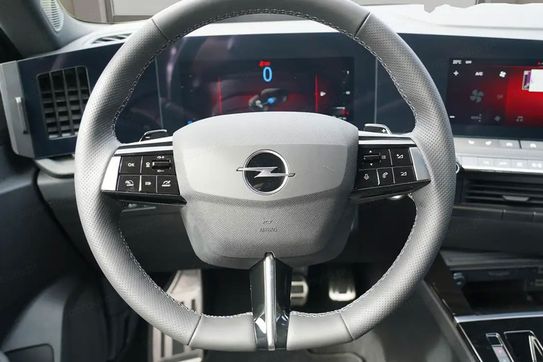 Opel Astra GS 1.2 Turbo EDCT6