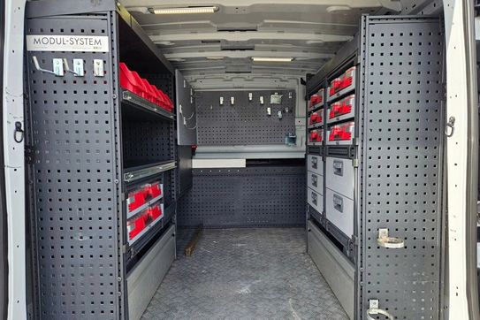Renault Trafic L1H1 Zabudowa warsztatowa