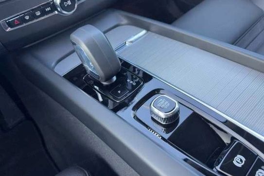 Volvo XC60 B5 B AWD Plus Dark