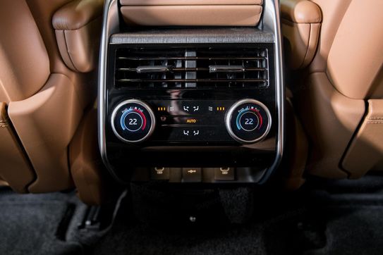 Land Rover Range Rover V8 P530 LWB Autobiography