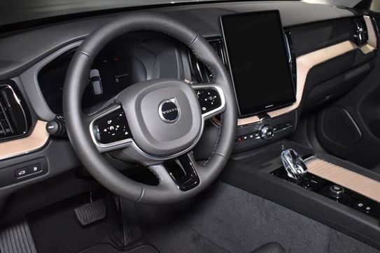 Volvo XC60 B5 AWD Plus Dark