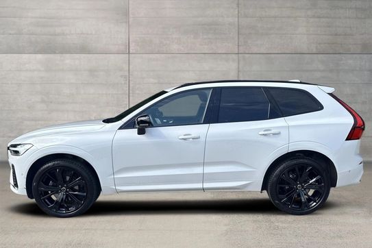 Volvo XC60 B5 B AWD Ultra Black Edition