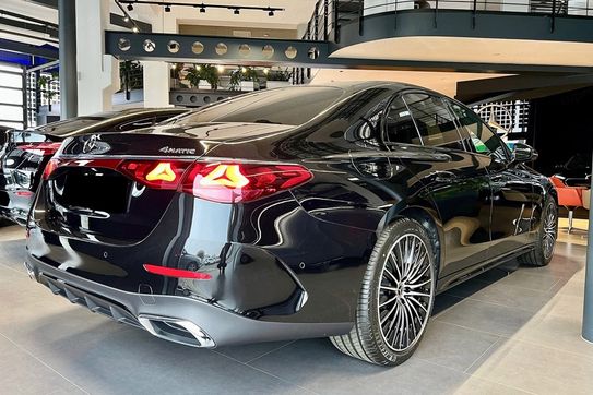 Mercedes Klasa E 200  4-Matic AMG