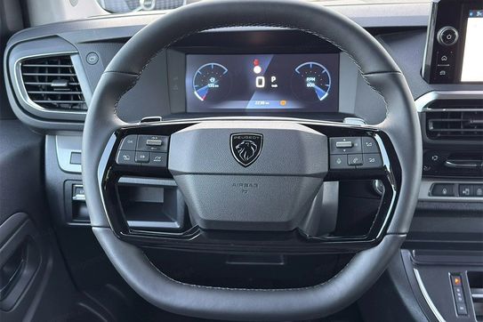 Peugeot Traveller Long L2H1 Business VIP EAT8