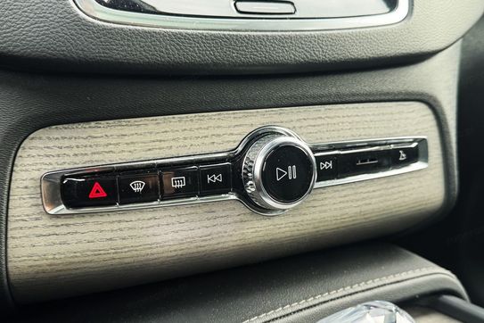 Volvo XC90 T8 AWD Plug-In Hybrid Plus Dark 7os aut