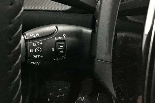 Peugeot 2008 ALLURE 1.2 PureTech