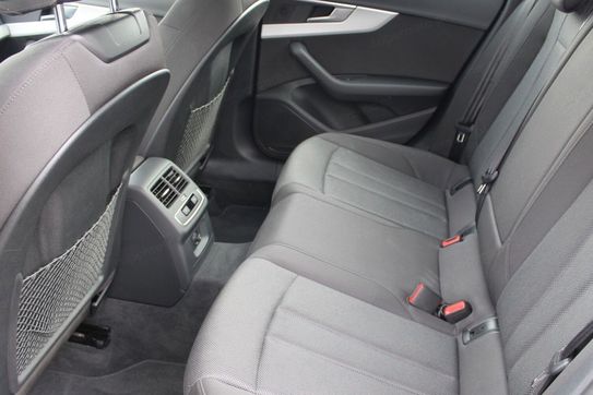 Audi A4 35 TFSI mHEV S tronic