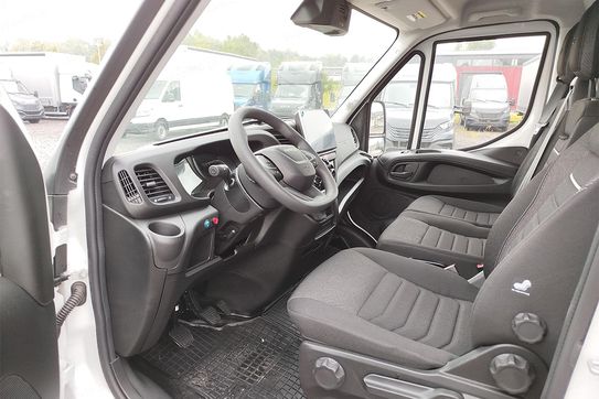 Iveco Daily 35S18 Kontener 8EP + Winda