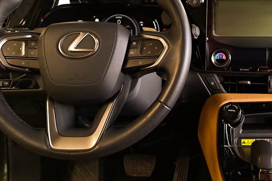 Lexus NX 450h+ Prestige AWD