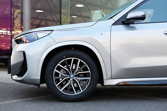 BMW iX1 xDrive30 M Sport