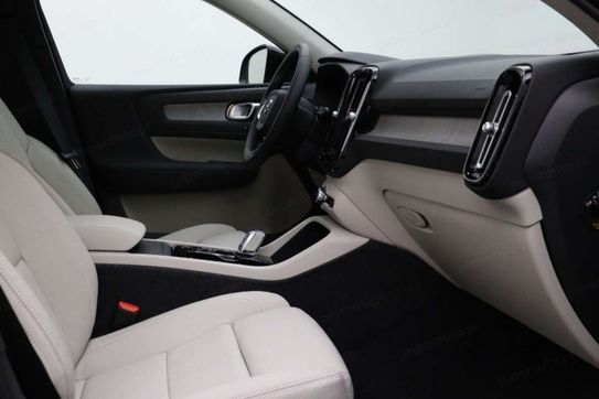 Volvo XC40 B4 Ultra Dark