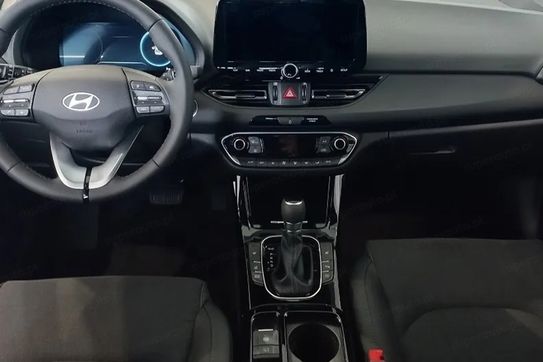 Hyundai i30 1.6 T-GDI Smart DCT