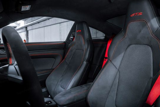 Porsche 911 Carrera 4 GTS