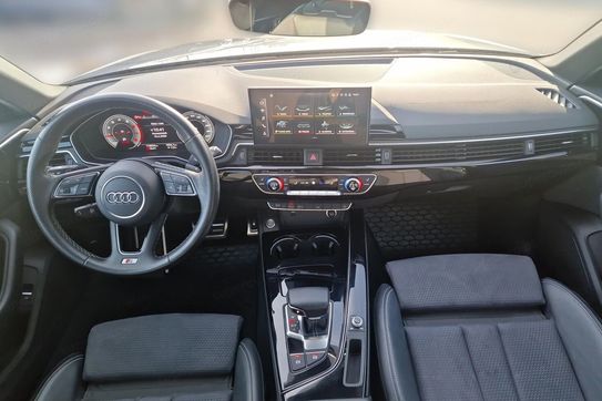 Audi A4 Avant 40 TFSI S Line