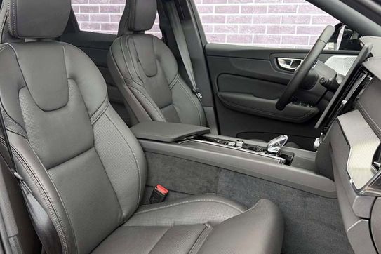 Volvo XC60 B5 AWD Ultra Black Edition