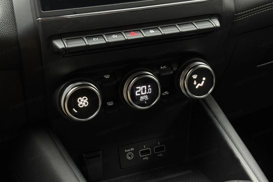 Renault Captur 1.6 E-Tech Intens