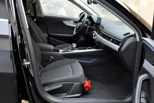 Audi A4 40 TFSI mHEV S tronic