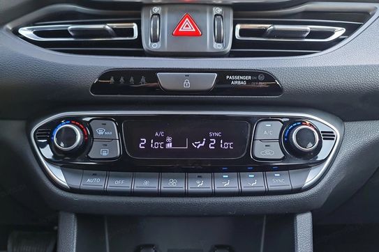 Hyundai i30 1.5 T-GDI Smart DCT