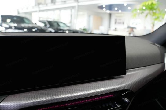 BMW Seria 3 330i xDrive M Sport