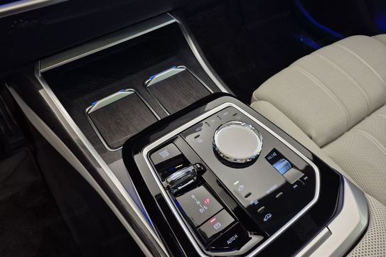 BMW Seria 7 740d xDrive M Sport
