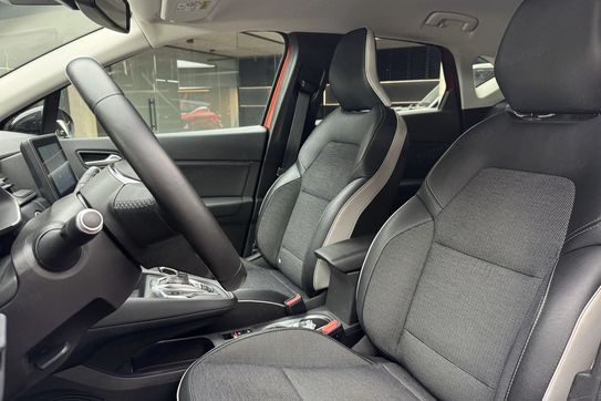 Renault Captur 1.6 E-Tech Plug-In Intens