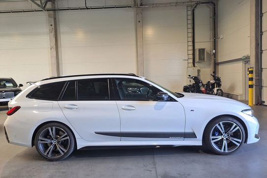BMW Seria 3 Touring 330i xDrive M Sport