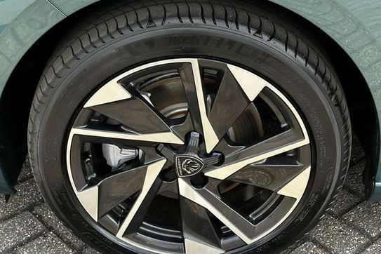 Peugeot 308 Allure EAT8  1.5 BlueHDi