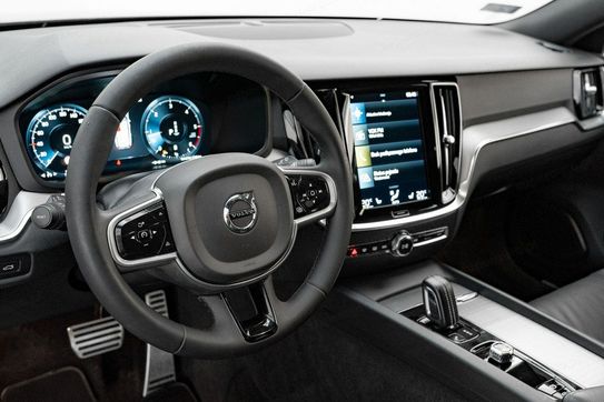 Volvo V60 B4 D R-Design