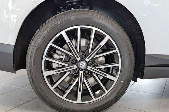 Leapmotor B10 Design Hybrid EV 18,8 kWh