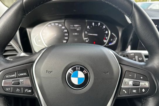 BMW Seria 3 320i Sport Line aut