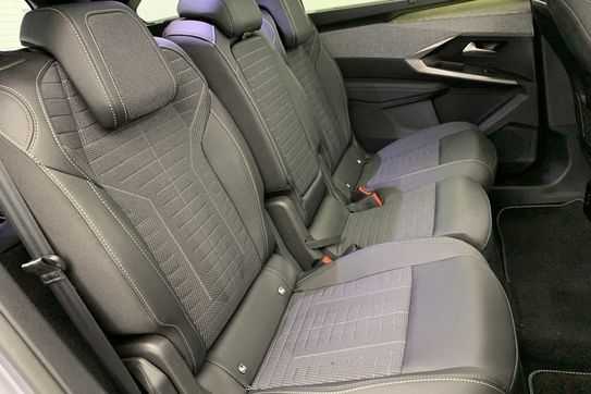 Peugeot 5008 GT 1.2 mHEV e-DCS6