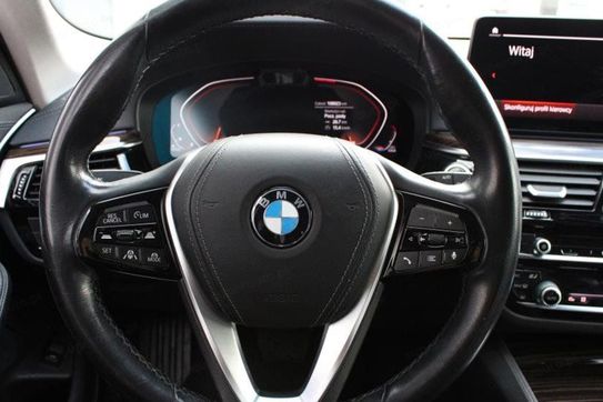 BMW Seria 5 520d xDrive Luxury Line Touring