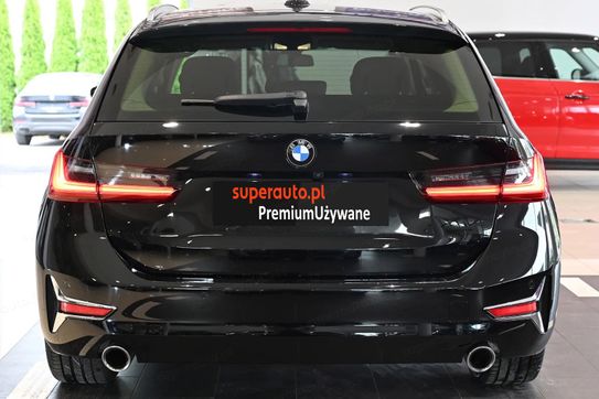 BMW Seria 3 Touring 330i xDrive Luxury Line