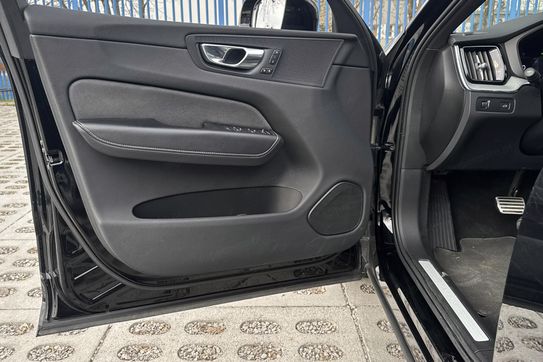 Volvo XC60 B4 D R-Design