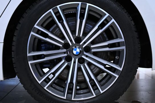 BMW Seria 3 330i xDrive M Sport sport-aut