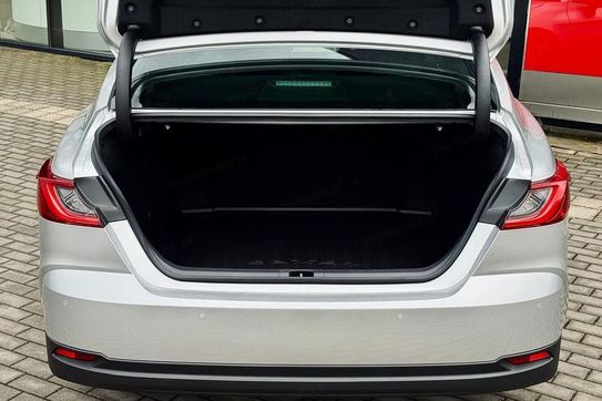 Toyota Camry Executive 2.5 Hybrid Dynamic Force