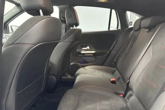 Mercedes GLA 200 AMG Line 7G-DCT