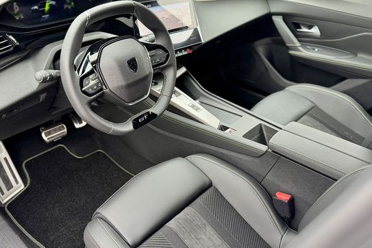 Peugeot 408 GT Exclusive S&S e-DCS6 1.2 PureTech mHEV