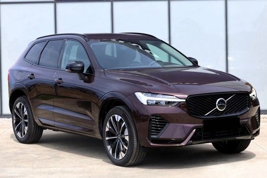 Volvo XC60 B5 AWD Ultra Dark