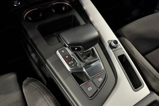 Audi A4 40 TFSI mHEV quattro S tronic