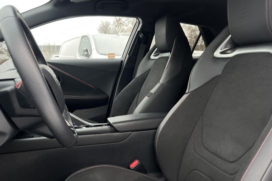 Toyota C-HR 2.0 PHEV GR Sport