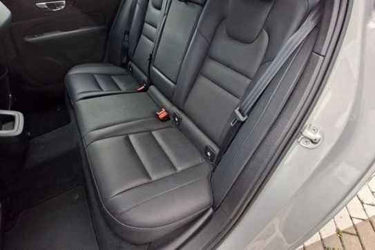 Volvo V60 B3 B Plus Dark