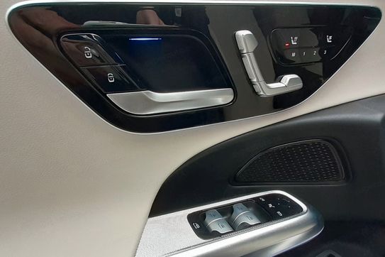 Mercedes E Klasa 220 d 4-Matic Avantgarde