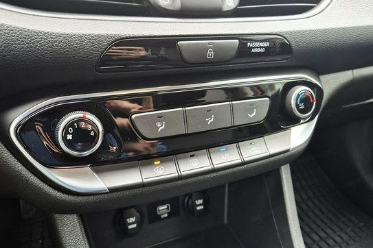 Hyundai i30 1.5 T-GDI Modern